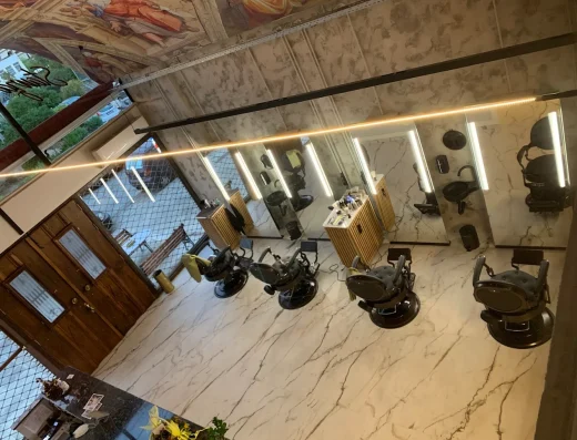 1511 Stanza Della Barberia Barber Shop