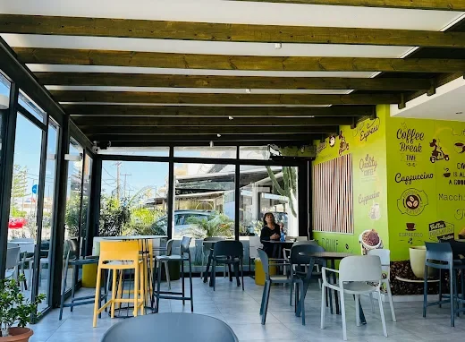 DELUXE CAFE