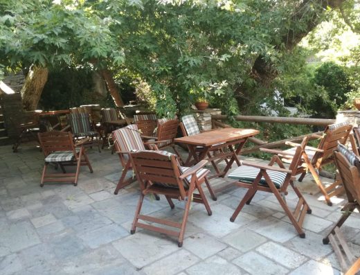 Piges Karydies Cafe-Restaurant
