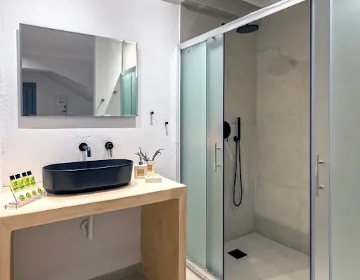 Chrysonisos suites