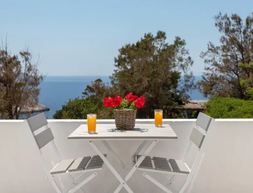 Chrysonisos suites